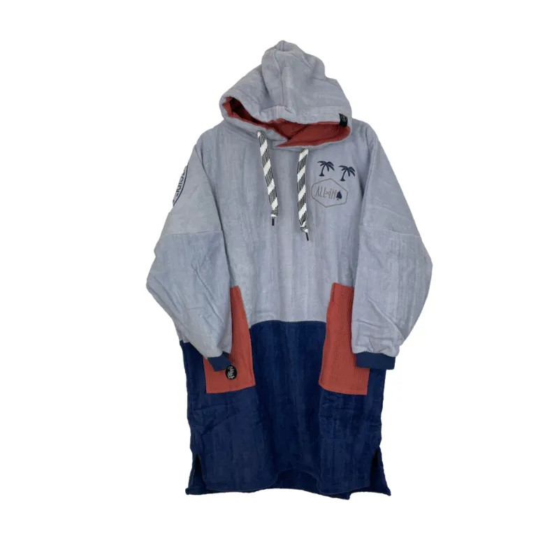 All-In Adult Long Sleeved Poncho Skull