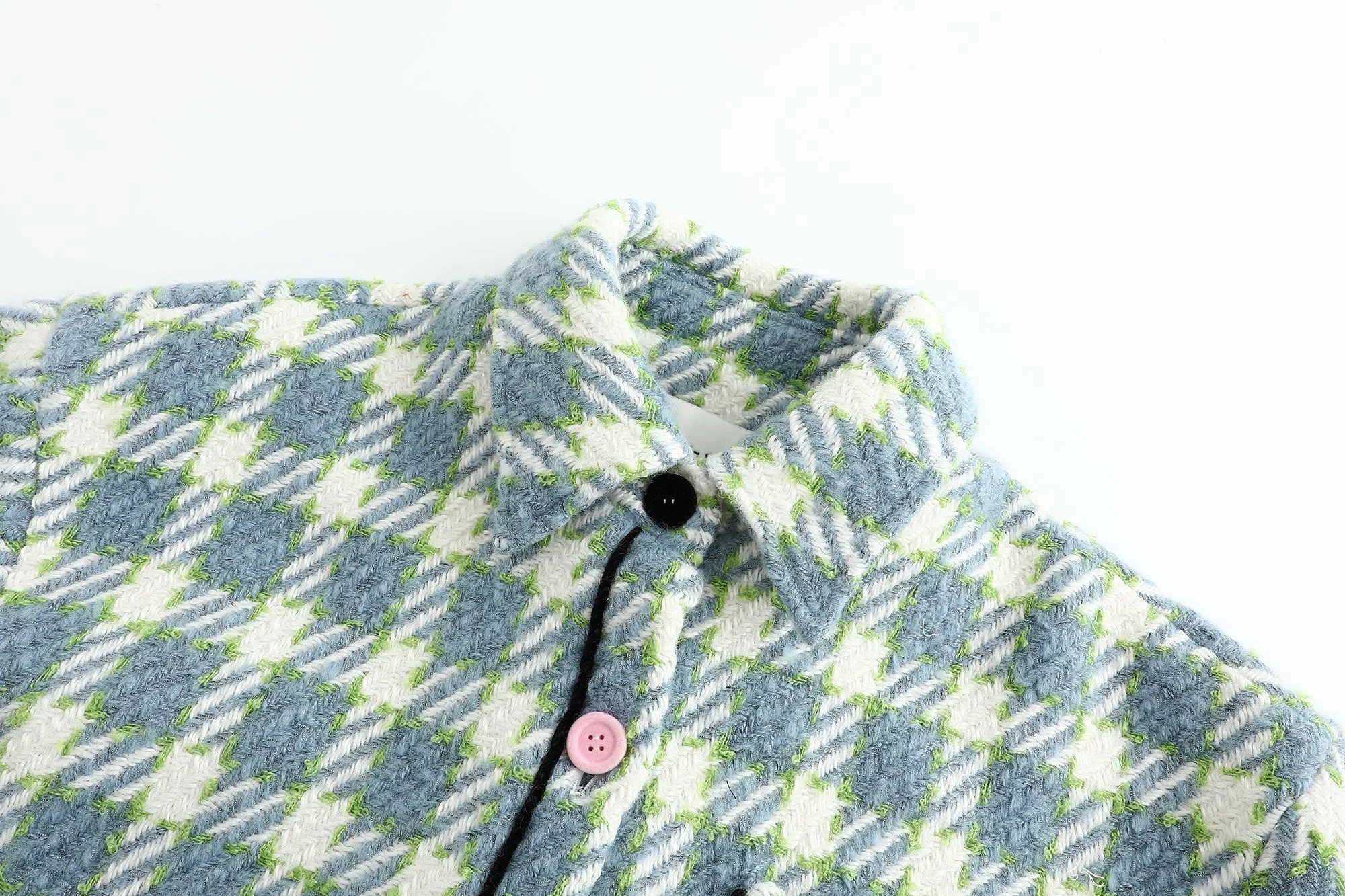 Button-Detailled Tweed Shirt in Blue