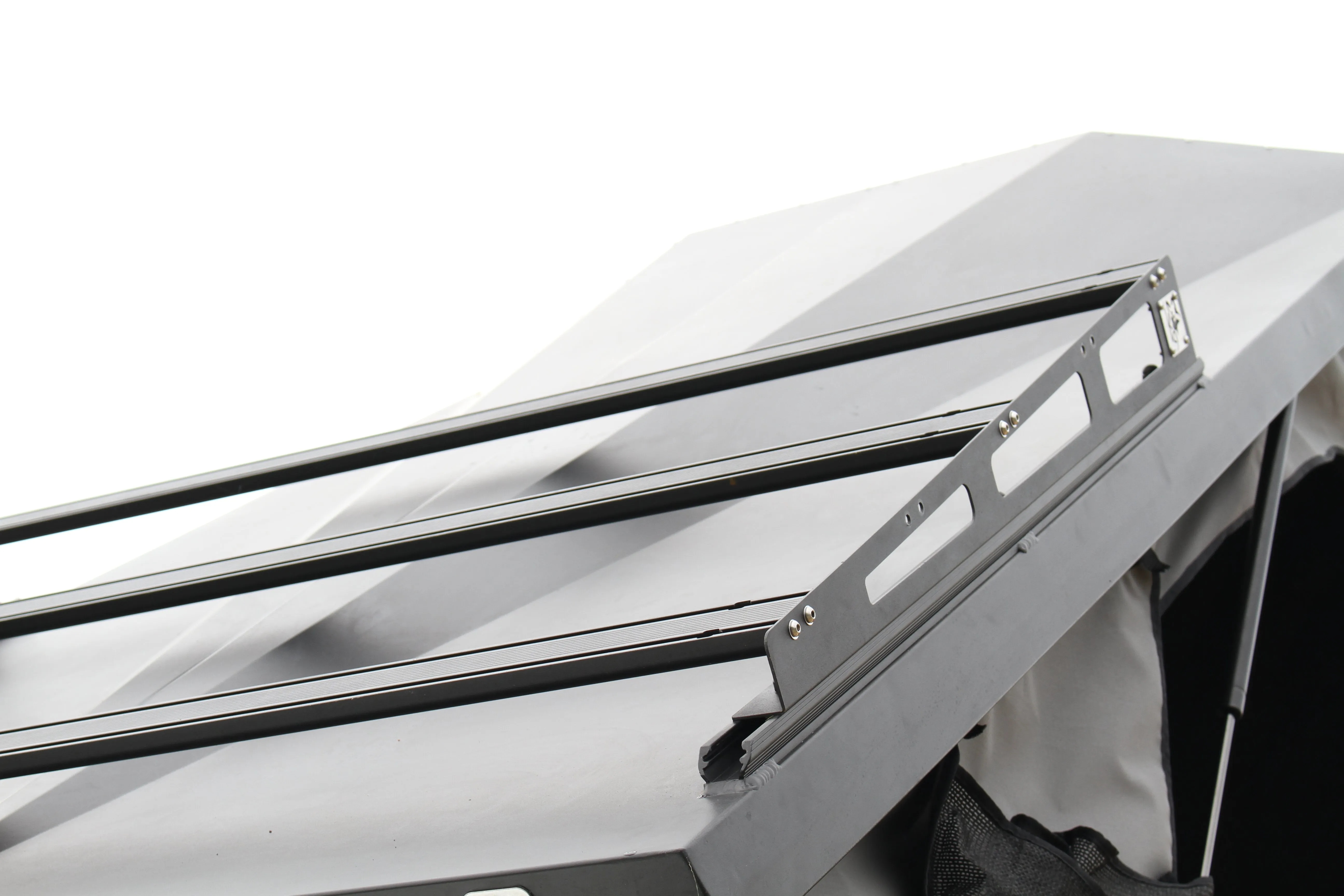 EEZI-AWN | 40th Edition Hard Shell Roof Top Tent