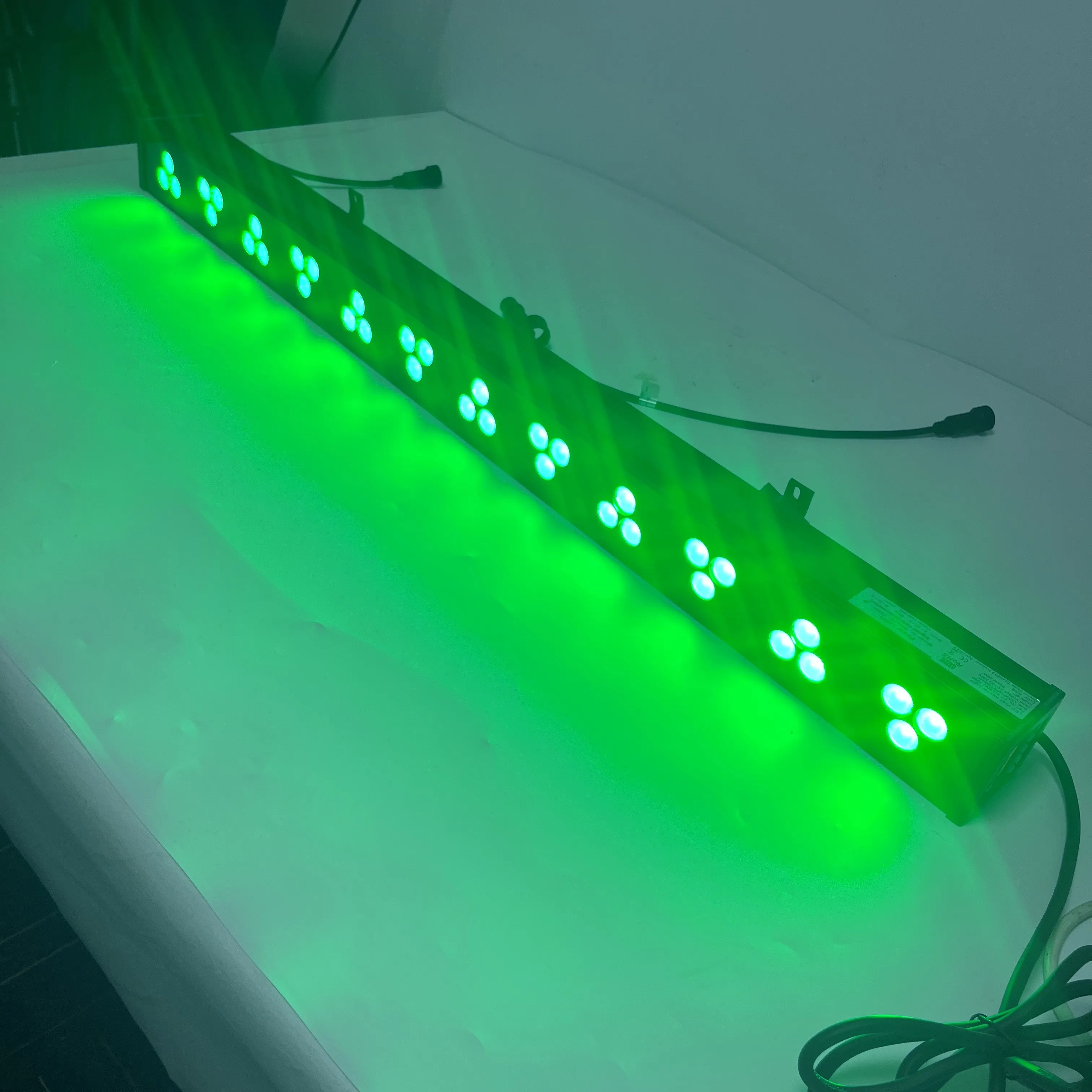FREE SHIPPING 36Watt RGB Linear LED Wall Washer 110-265V AC Flood Light Standalone Operating, DMX 512 Controllable and Master/Slave Workable, IP65 Waterproof for Outdoor Use