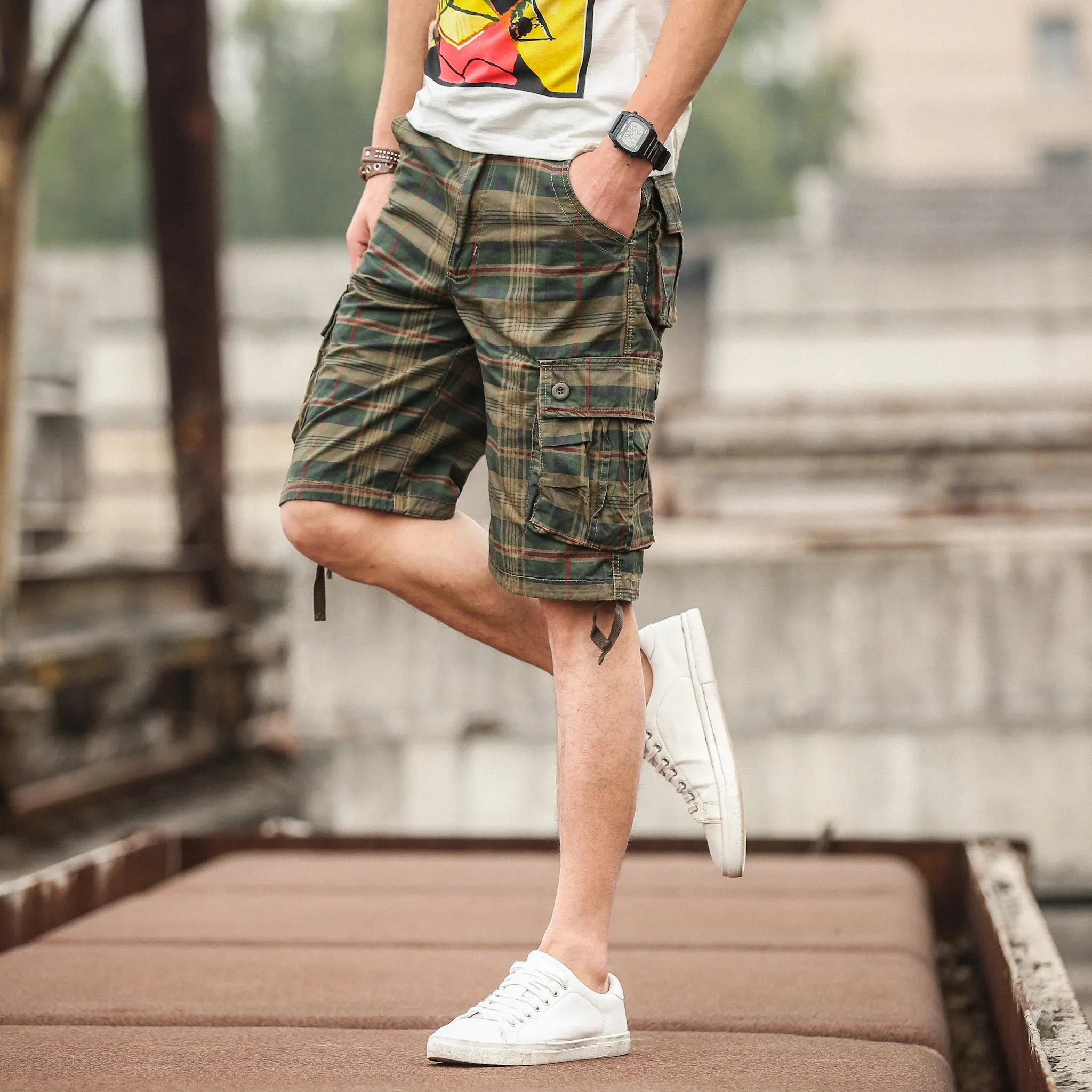 Men's Cotton Plaid Cargo Shorts