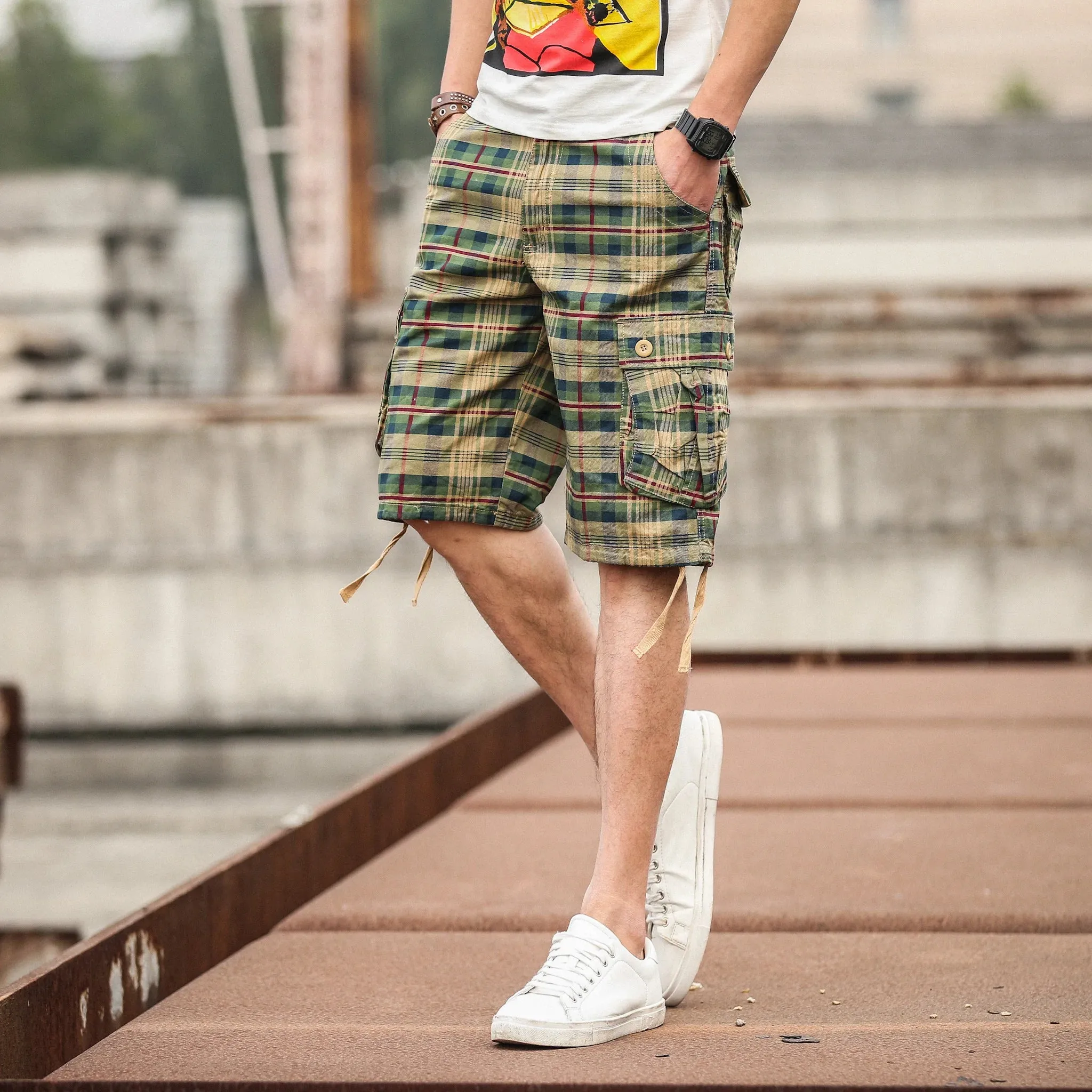 Men's Cotton Plaid Cargo Shorts