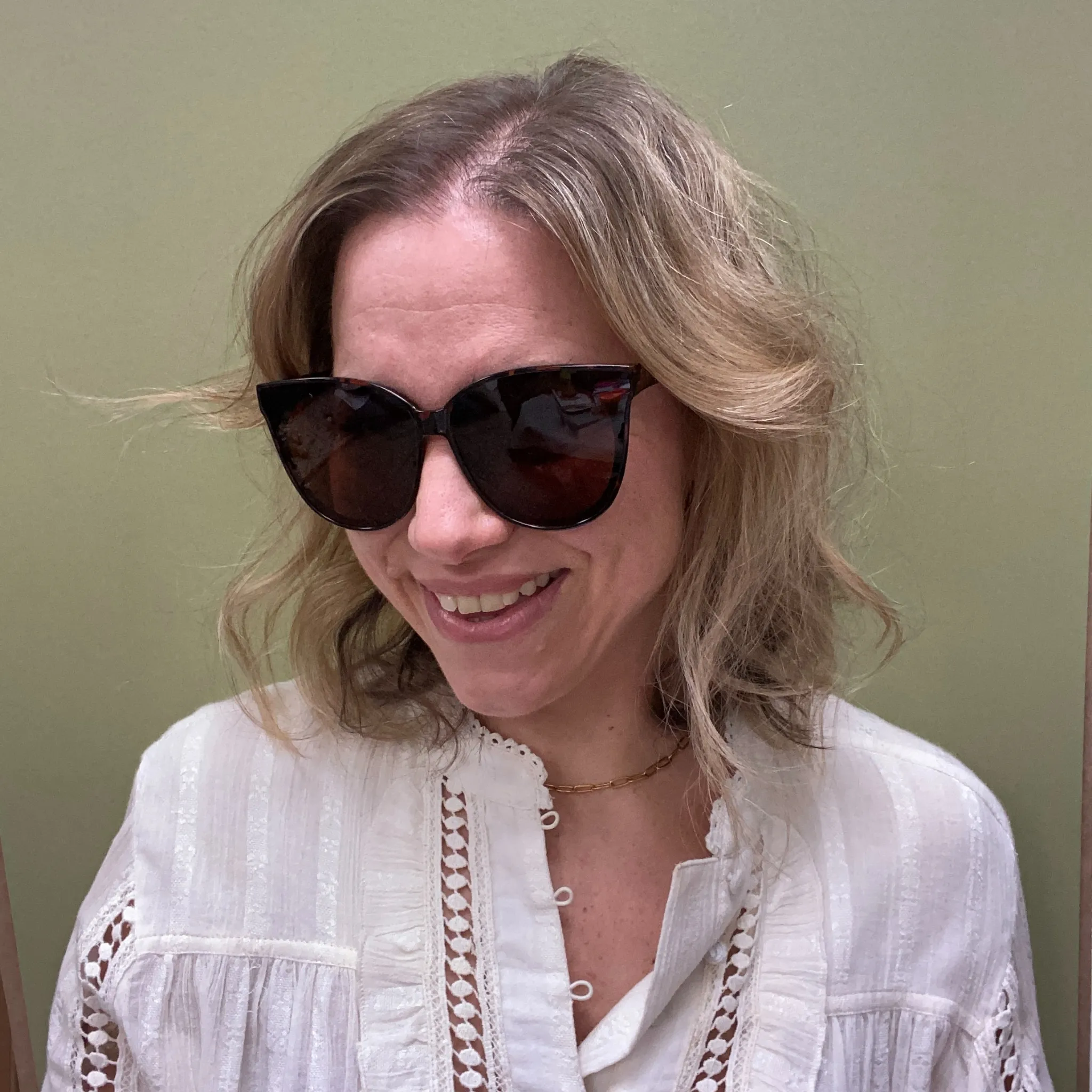 Round Retro Cat Eye Sunglasses