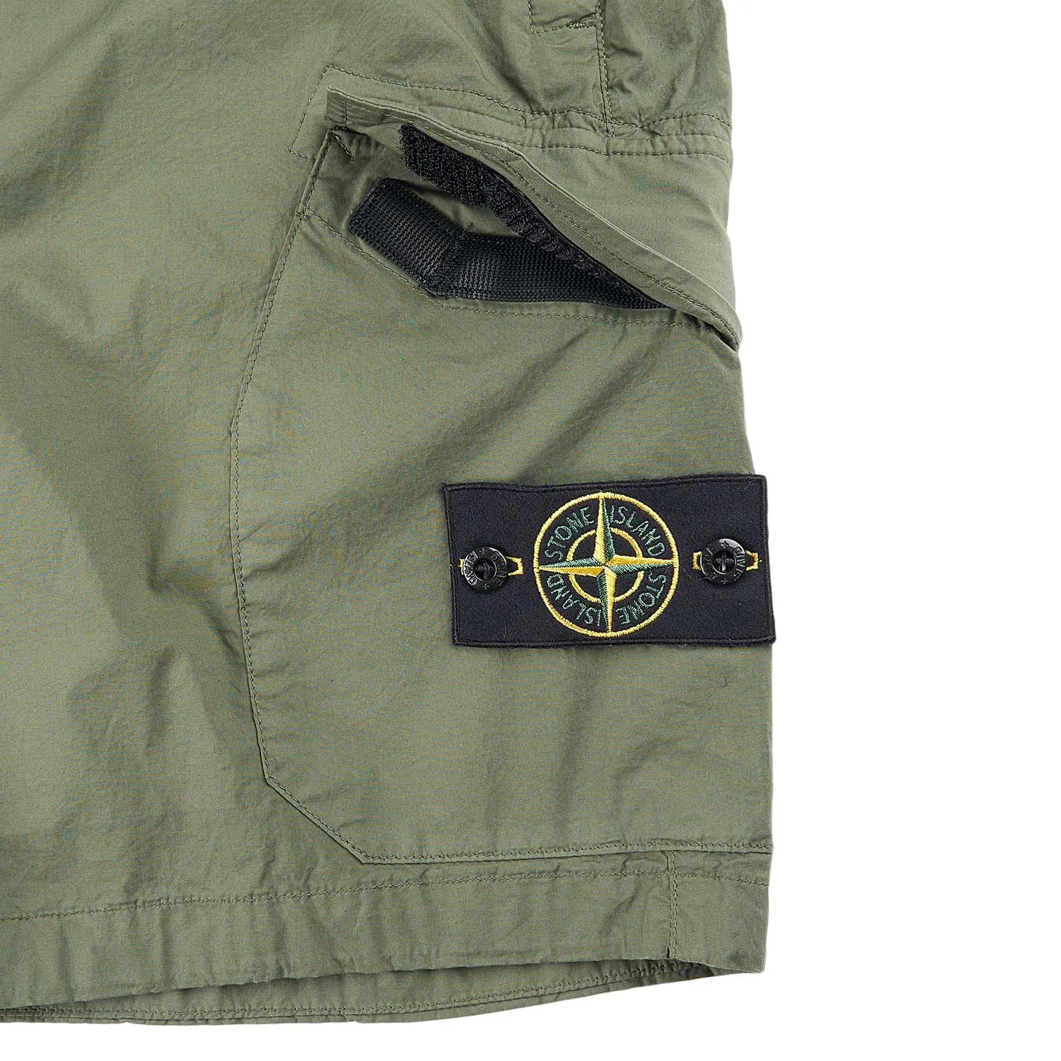 stone island old effect cargo bermuda shorts (olive)