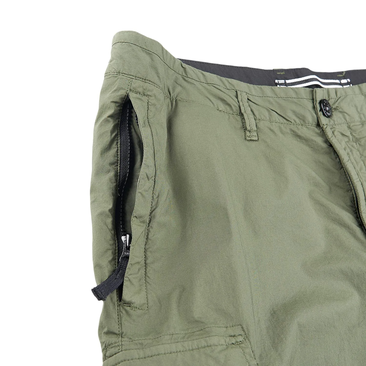 stone island old effect cargo bermuda shorts (olive)