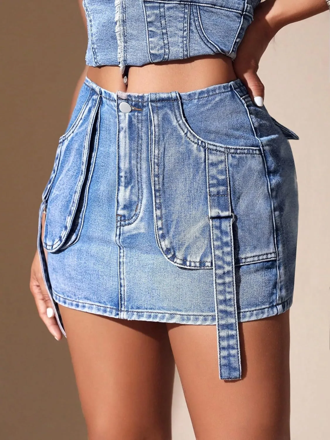 WDIRARA Women's Cargo Bodycon Mini Denim Skirt High Waist Zipper Front High Waist Short Skirts with Flap Pockets