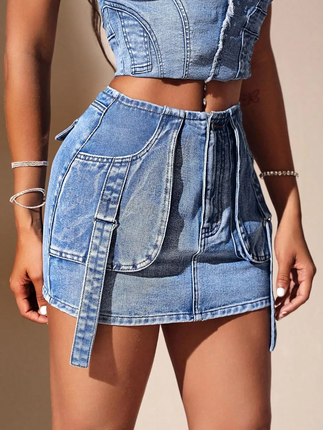WDIRARA Women's Cargo Bodycon Mini Denim Skirt High Waist Zipper Front High Waist Short Skirts with Flap Pockets