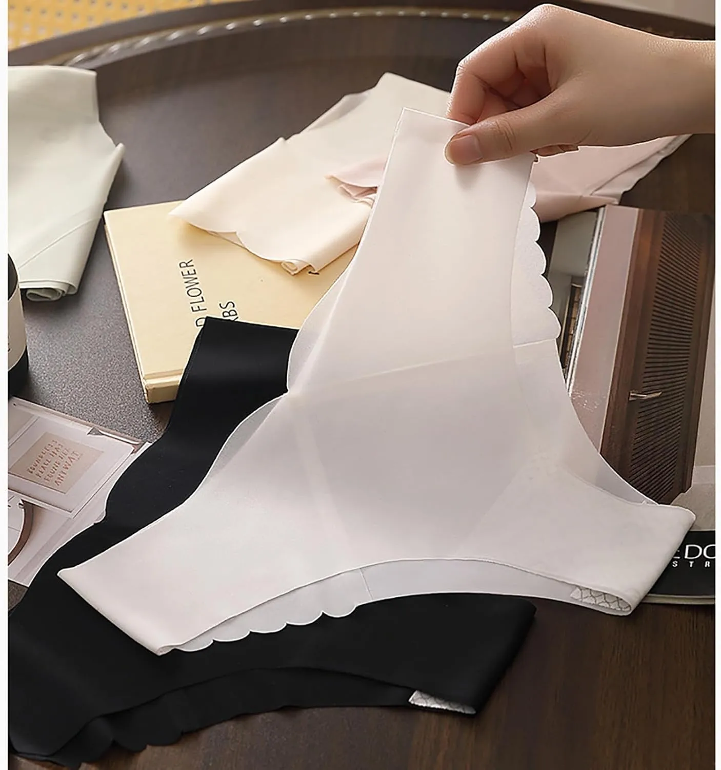 Womens Seamless Silky Panties Soft Elastic Breathable Comfy Ice Silk Underpants Invisible Hipster Stretchy Briefs